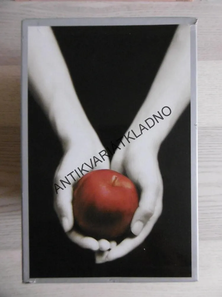TWILGHT SÁGA, STMÍVÁNÍ, NOVÝ MĚSÍC, ZATMĚNÍ, ROZBŘESK, STEPHENIE MEYEROVÁ, **an
