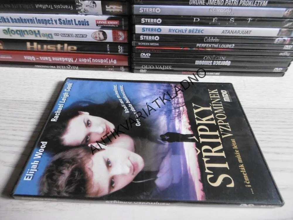 STŘÍPKY VZPOMÍNEK, DVD FILM 