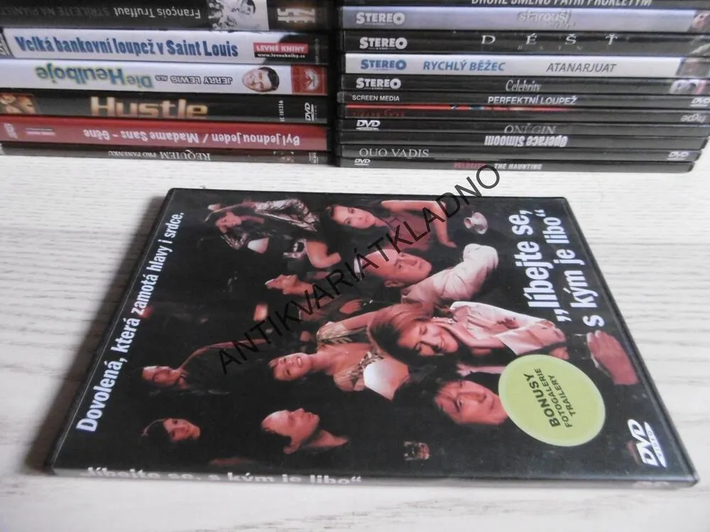LÍBEJTE SE, S KÝM JE LIBO, DVD FILM
