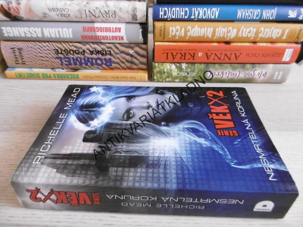 NESMRTELNÁ KORUNA, VĚKX2, RICHELLE MEAD, **an