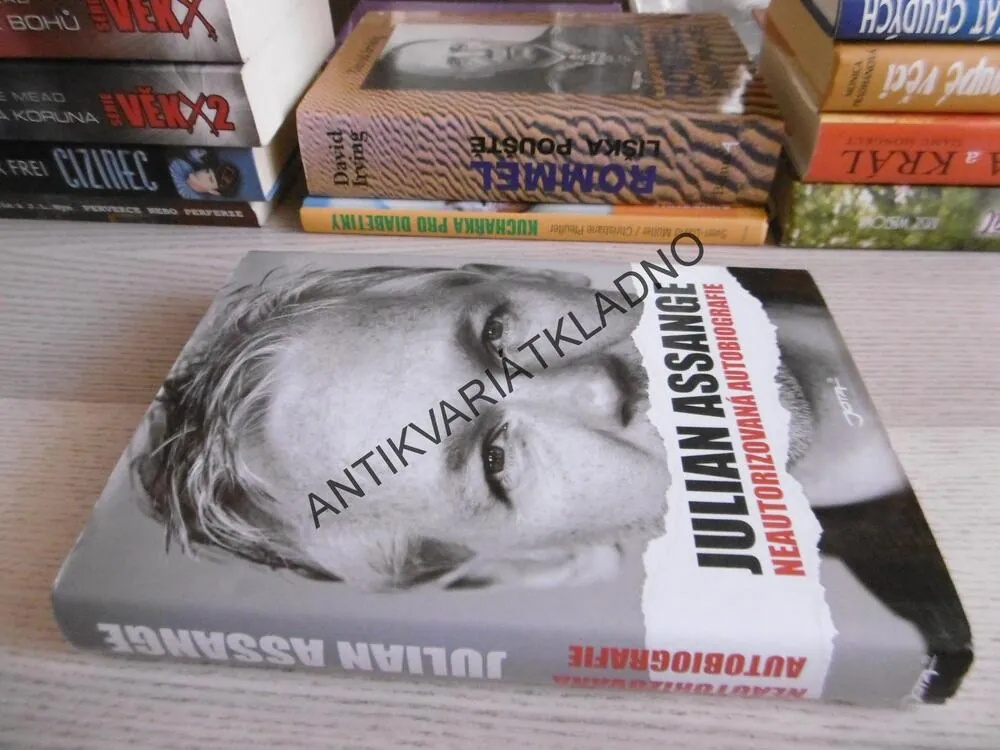 JULIAN ASSANGE, NEAUTORIZOVANÁ AUTOBIOGRAFIE, **an