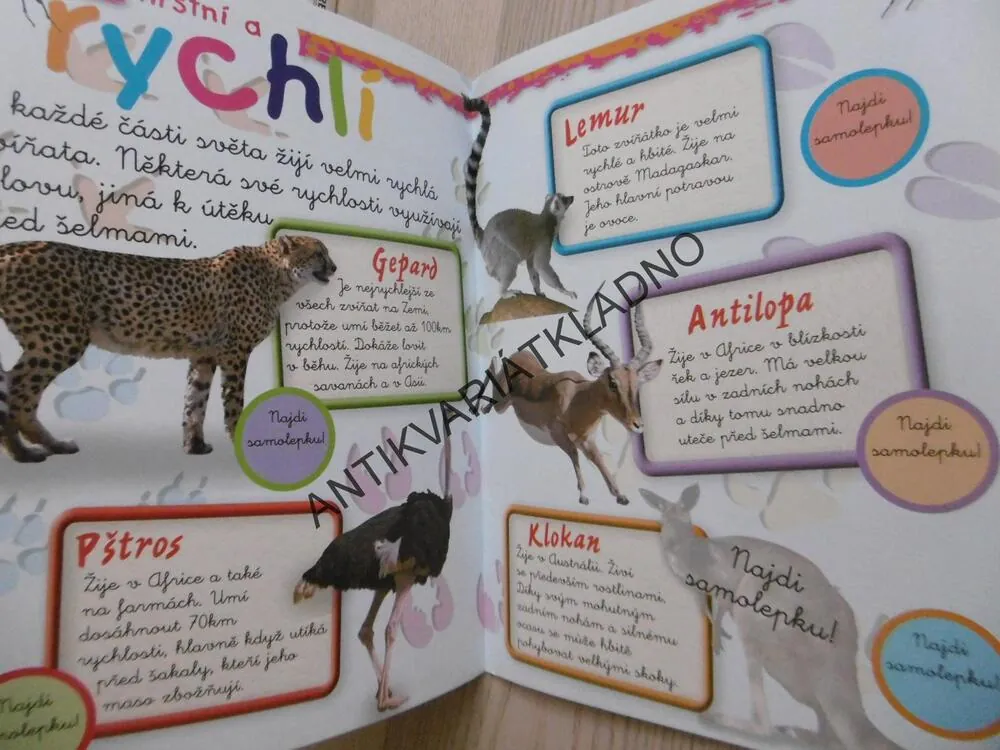SOUBOR ZOO PESTRÉ SE SAMOLEPKAMI, O ZLATÉ RYBCE, VČETNĚ SAMOLEPEK