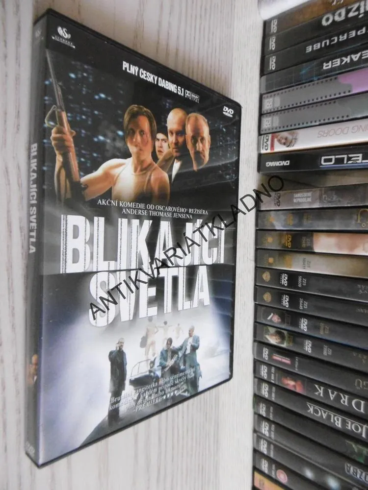 BLIKAJÍCÍ SVĚTLA, DVD FILM