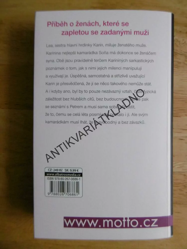 VESMÍR JE ŽENATÝ, KARIN KRAUSOVÁ, **an