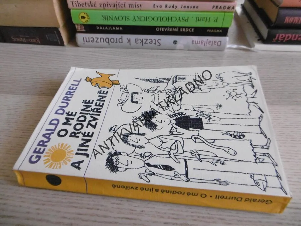O MÉ RODINĚ A JINÉ ZVÍŘENĚ, GERALD DURRELL, ADOLF BORN, **an