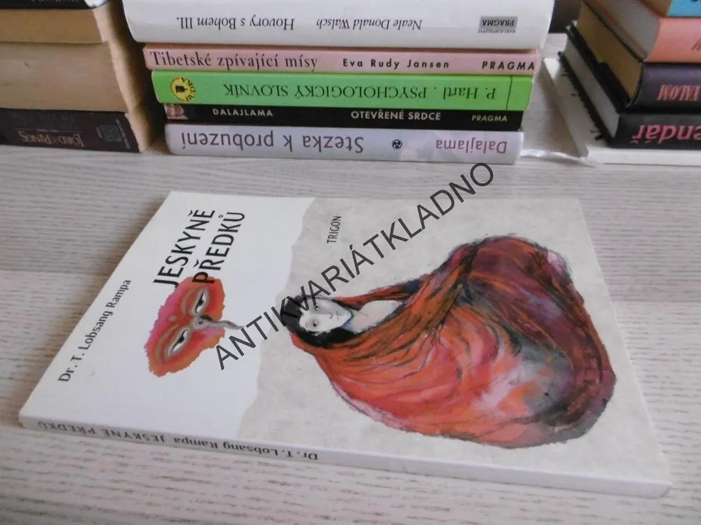JESKYNĚ PŘEDKŮ, T. LOBSANG RAMPA, **an