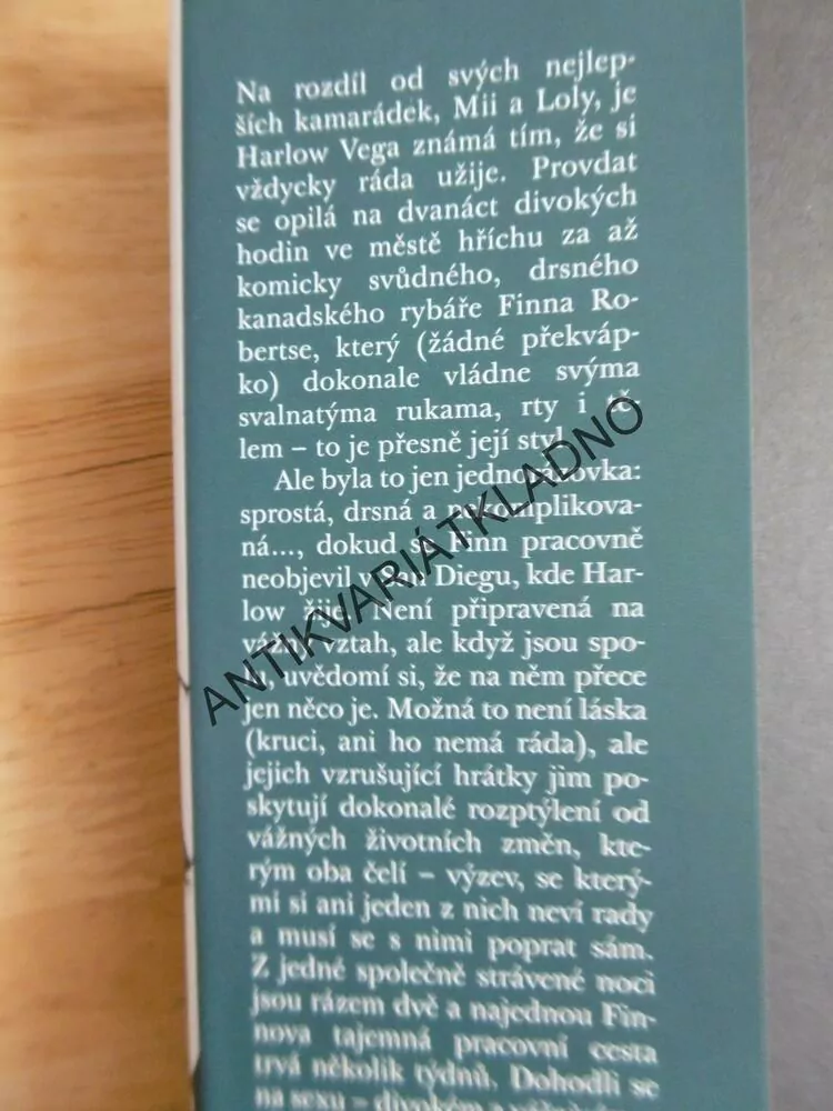 VÁŠNIVÝ SPROSŤÁK, CHRISTINA LAURENOVÁ