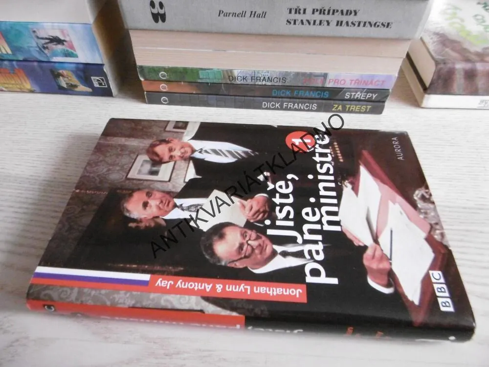JISTĚ, PANE MINISTŘE 1, LYNN, JAY, SERIÁL BBC, **an