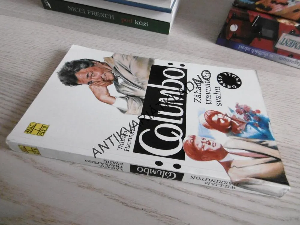 ZÁHADA TRAVNATÉHO SVAHU, COLUMBO, WIILAM HARRINGTON,, **an