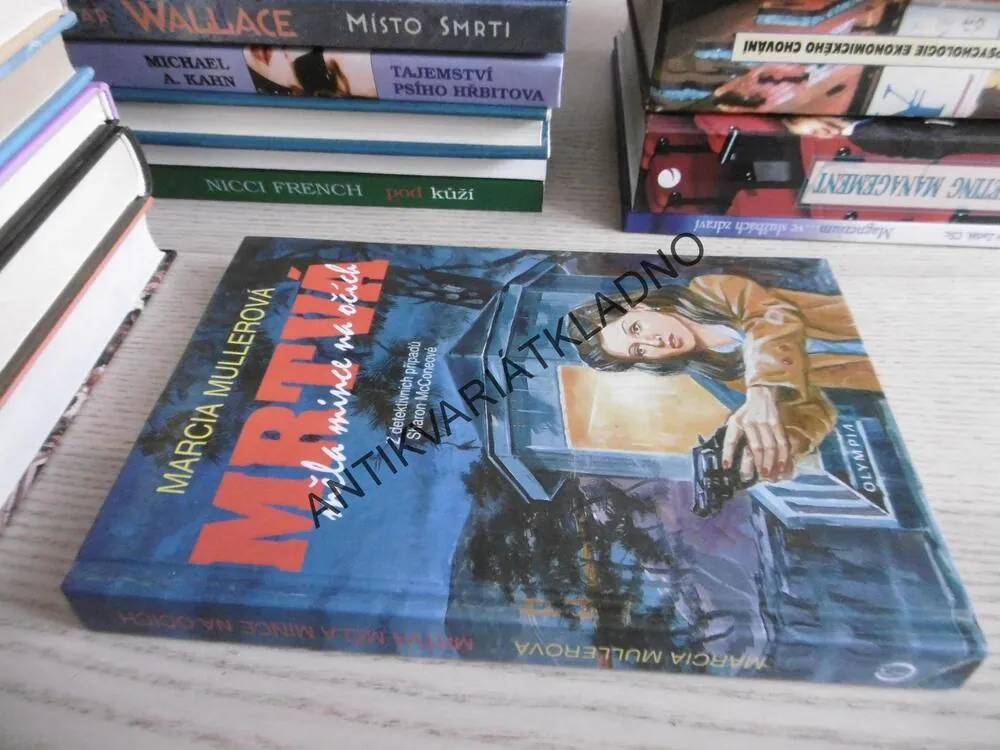 MRTVÁ MĚLA MINCE NA OČÍCH, MARCIA MULLEROVÁ,,  **an