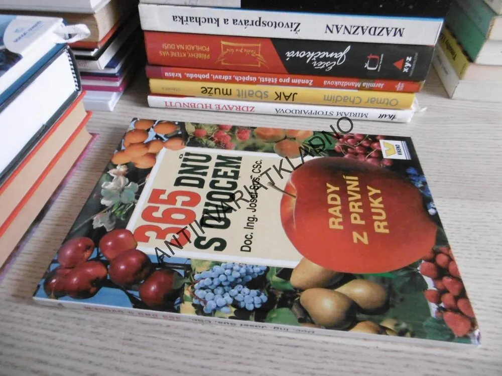 365 DNŮ S OVOCEM, JOSEF SUS, **an