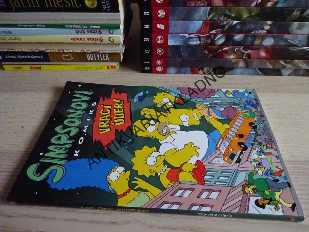 SIMPSONOVI, VRACÍ ÚDER, KOMIKS, **an