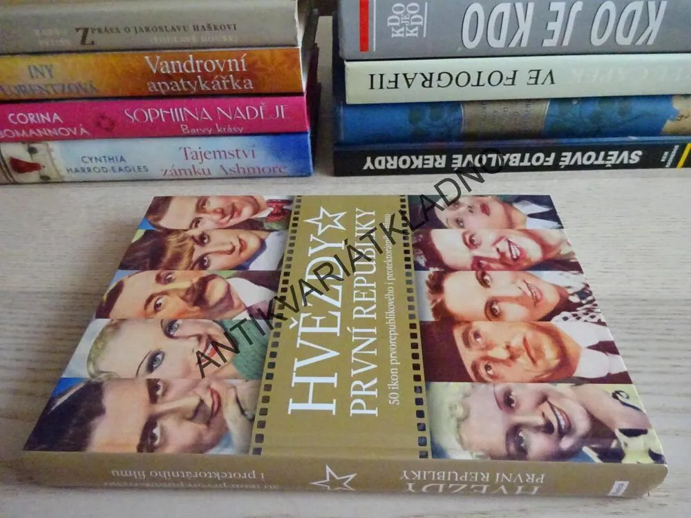 HVĚZDY PRVNÍ REPUBLIKY, **an