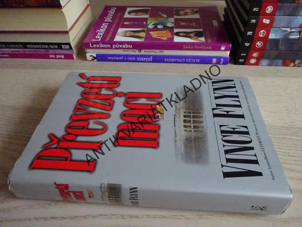 PŘEVZETÍ MOCI, VINCE FLYNN, **an