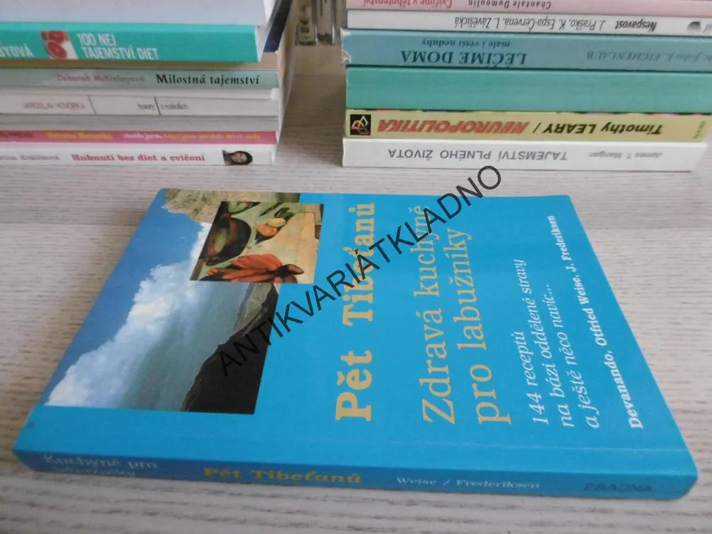 PĚT TIBEŤANŮ, ZDRAVÁ KUCHYNĚ PRO LABUŽNÍKY, DEVANANDO, **an