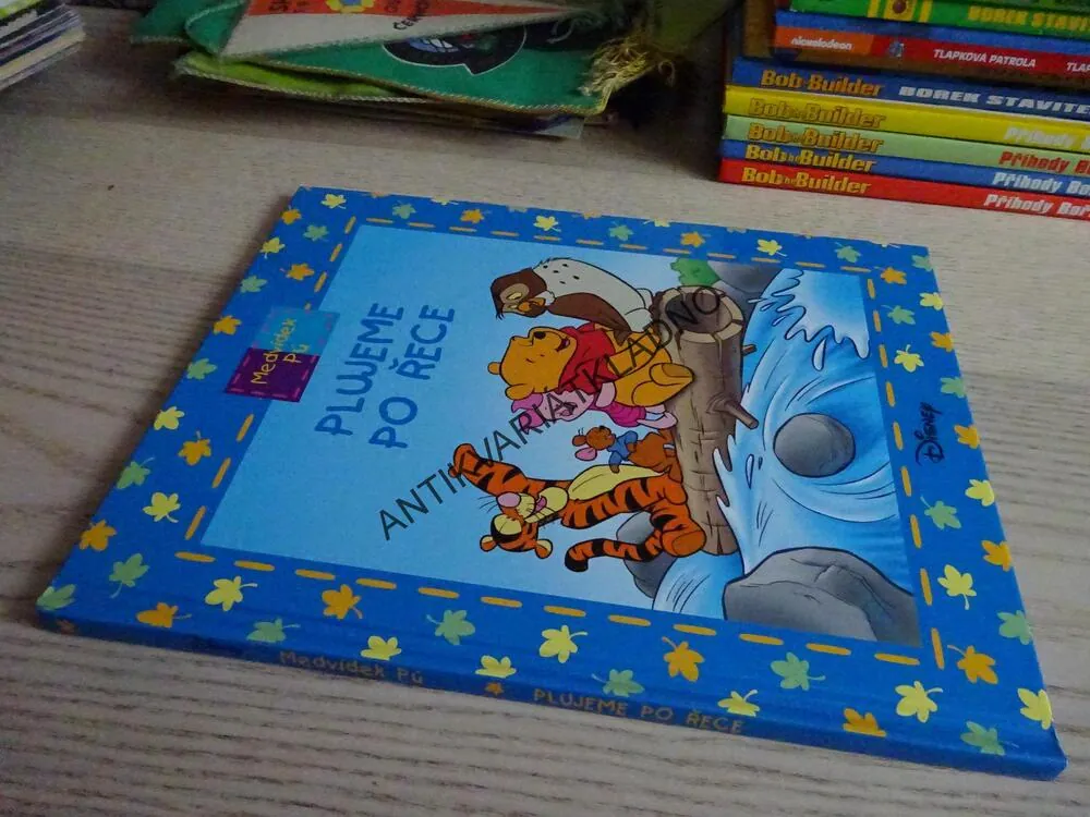PLUJEME PO ŘECE, MEDVÍDEK PÚ, WALT DISNEY, **an