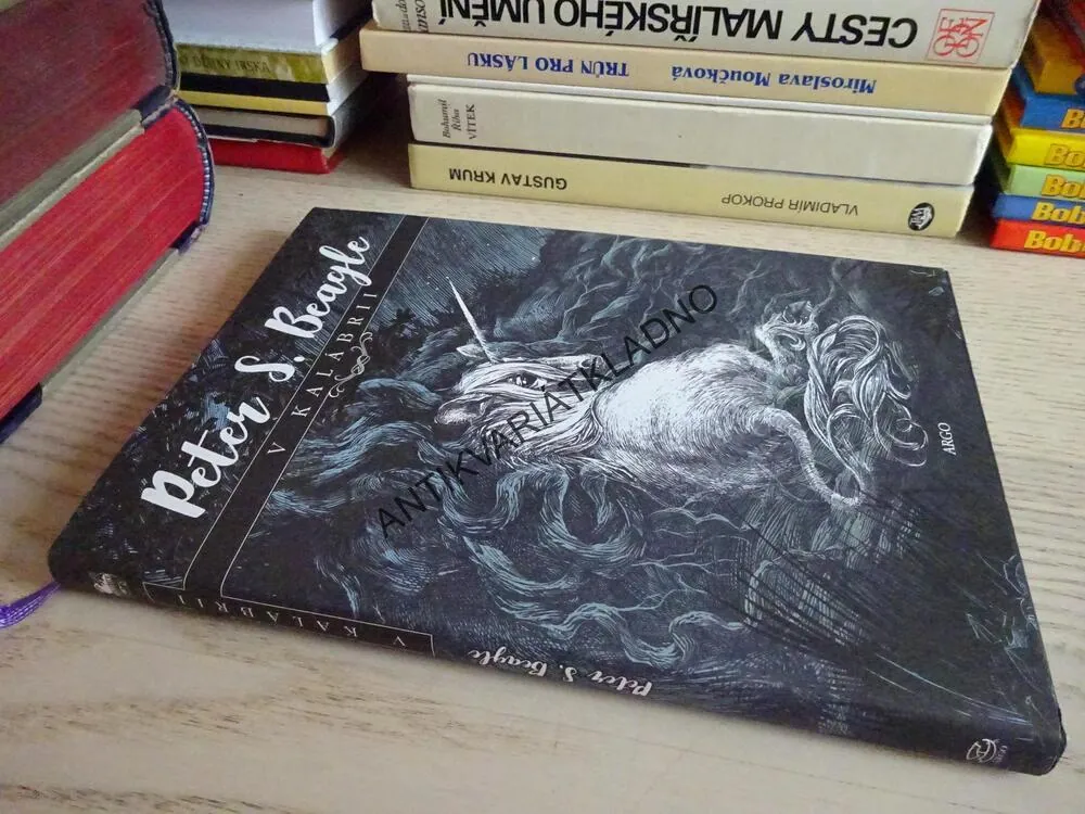 V KALÁBRII, PETER S. BEAGLE, **an