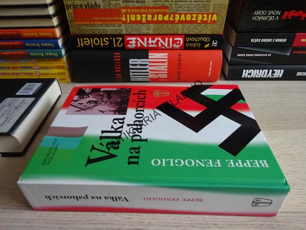 VÁLKA NA PAHORCÍCH, BEPPE FENOGLIO, **an