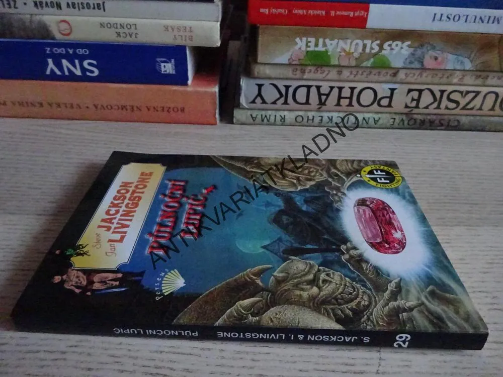 PŮLNOČNÍ LUPIČ, STEVE JACKSON, IAN LIVINGSTONE, **an