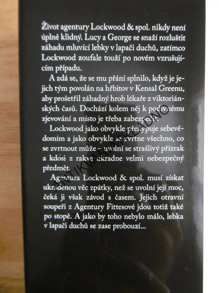 ŠEPTAJÍCÍ LEBKA, LOCKWOOD A SPOL., JONATHAN STROUD,