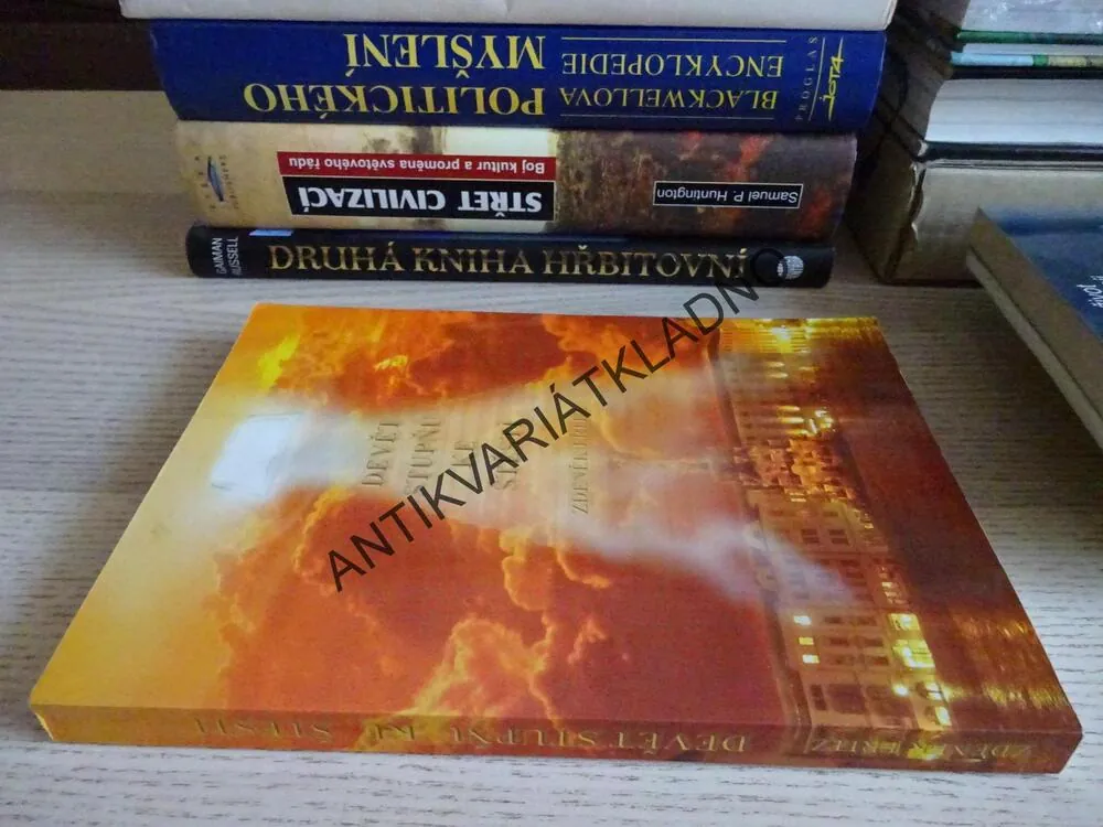 DEVĚT STUPŇŮ KE ŠTĚSTÍ, ZDENĚK FRITZ, **an