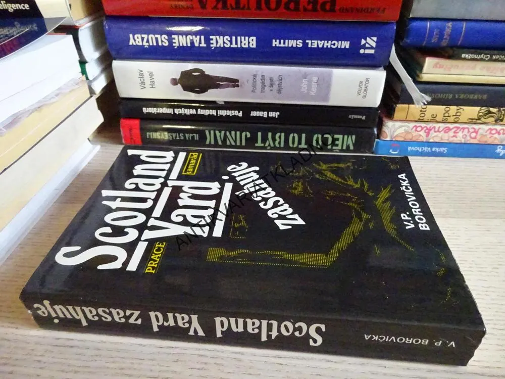 SCOTLAND YARD ZASAHUJE, V.P.BOROVIČKA, **an