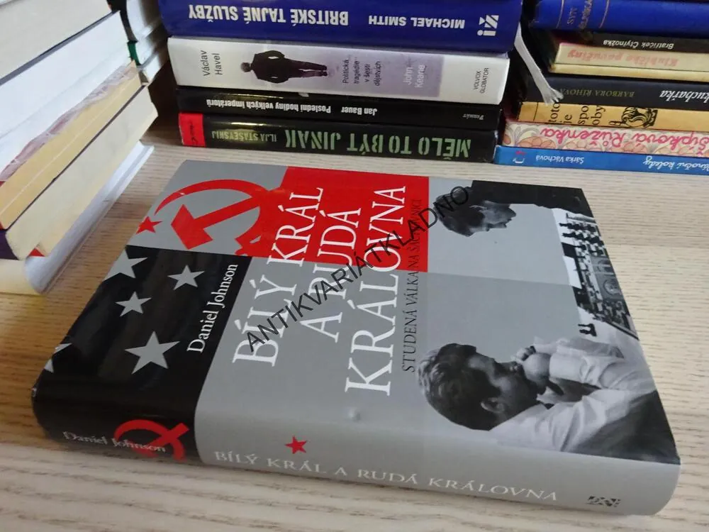 BÍLÝ KRÁL A RUDÁ KRÁLOVNA, DANIEL JOHNSON, **an