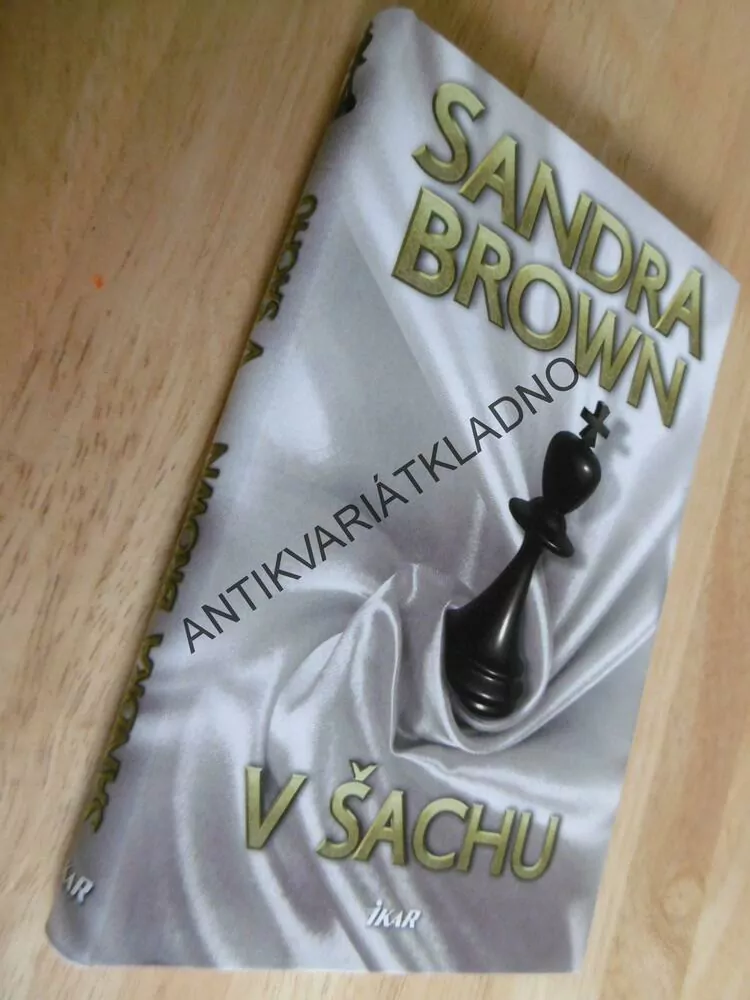 V ŠACHU, SANDRA BROWN, 