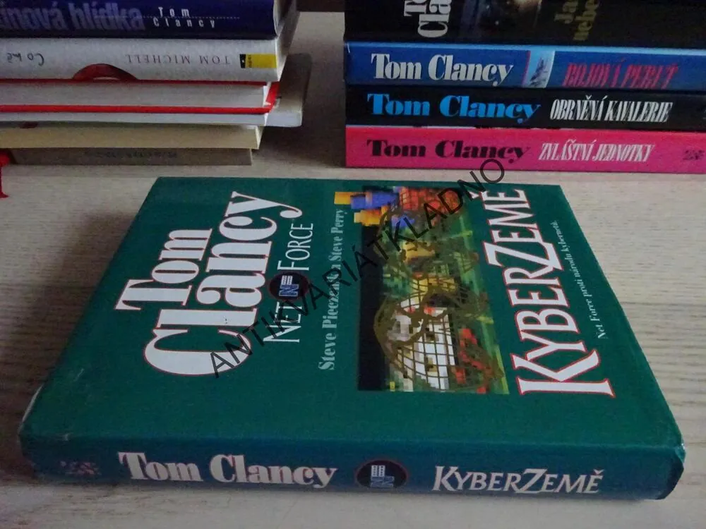 KYBERZEMĚ, TOM CLANCY, **an