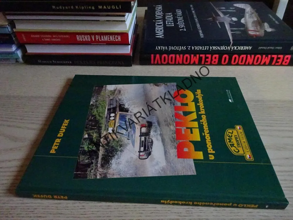 PEKLO U PONOŘENÉHO KROKODÝLA, PETR DUFEK, **an