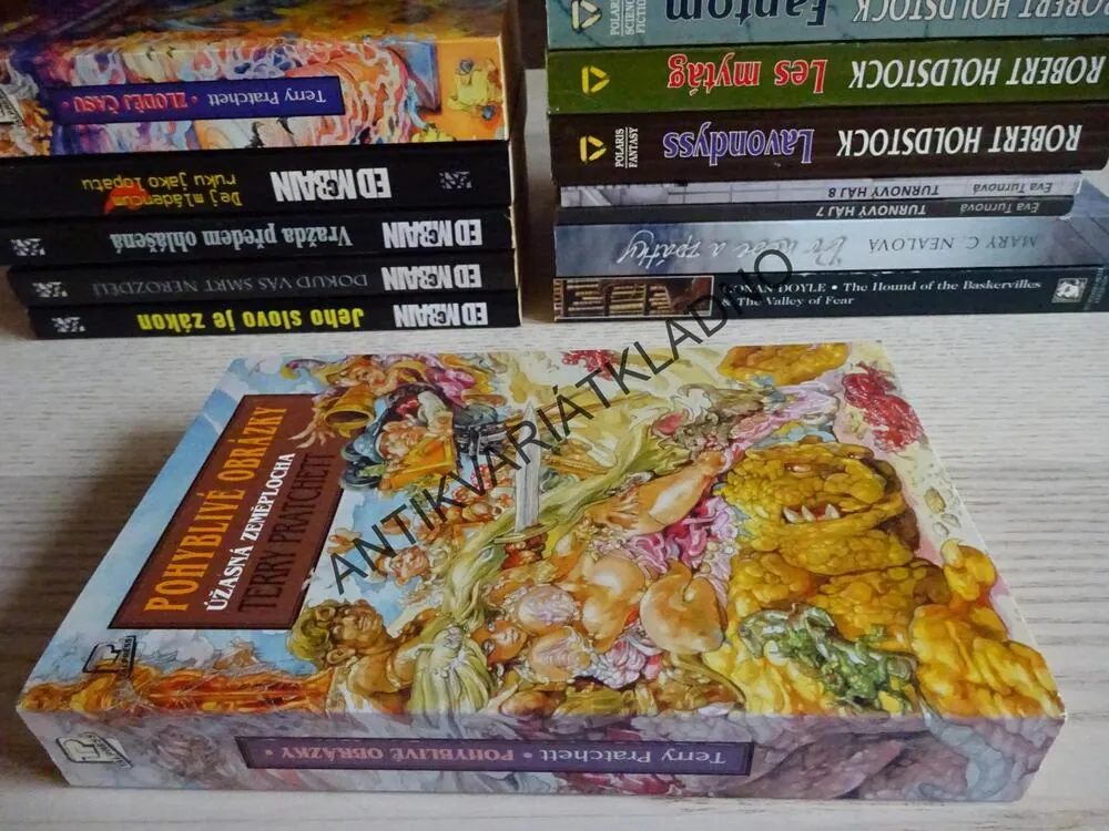 POHYBLIVÉ OBRÁZKY, ÚŽASNÁ ZEMĚPLOCHA, TERRY PRATCHETT, **an