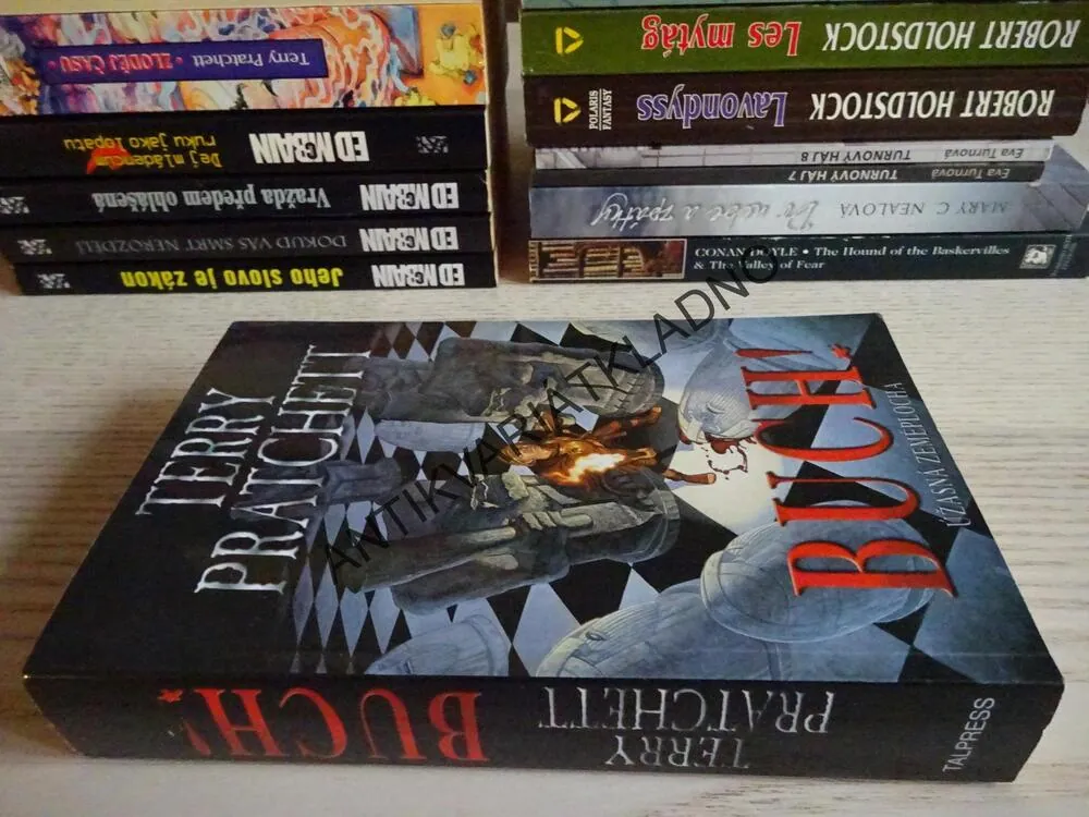BUCH!, ÚŽASNÁ ZEMĚPLOCHA, TERRY PRATCHETT, **an