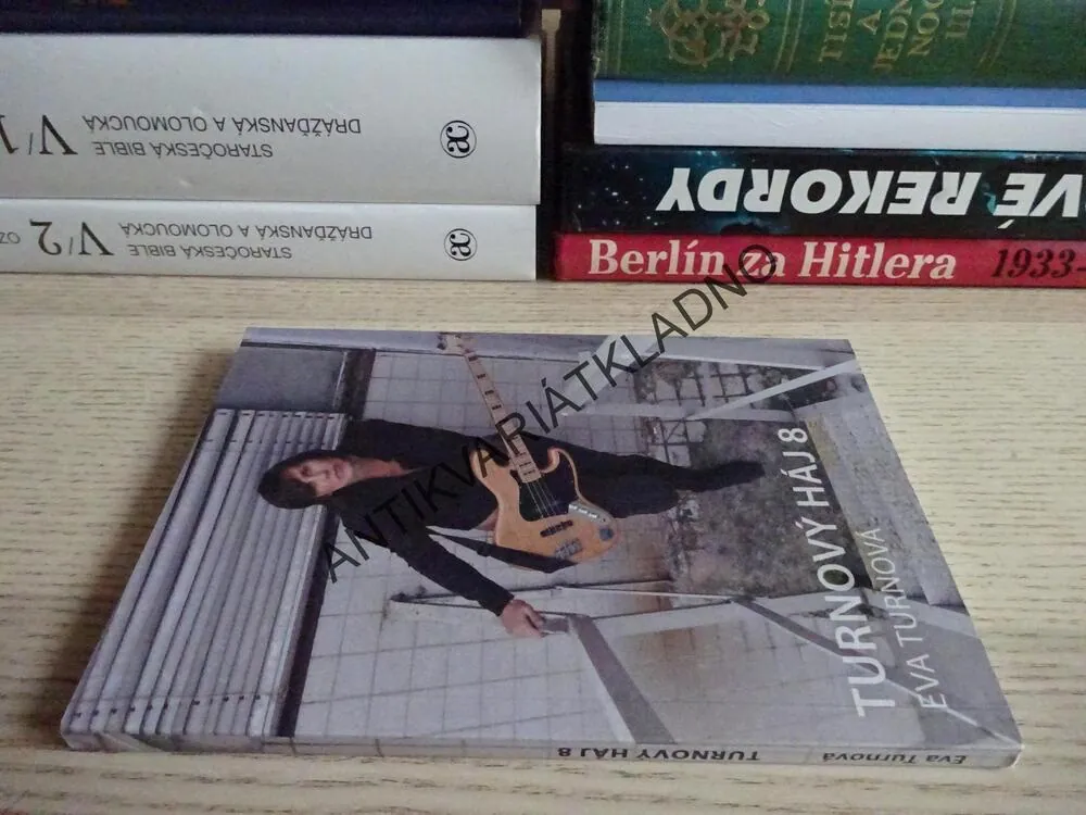 TURNOVÝ HÁJ 8, EVA TURNOVÁ, **an