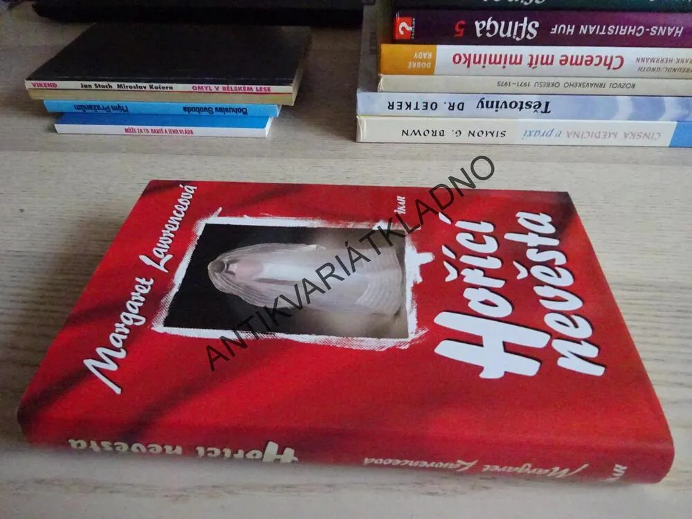 HOŘÍCÍ NEVĚSTA, MARGARET LAWRENCEOVÁ, **an