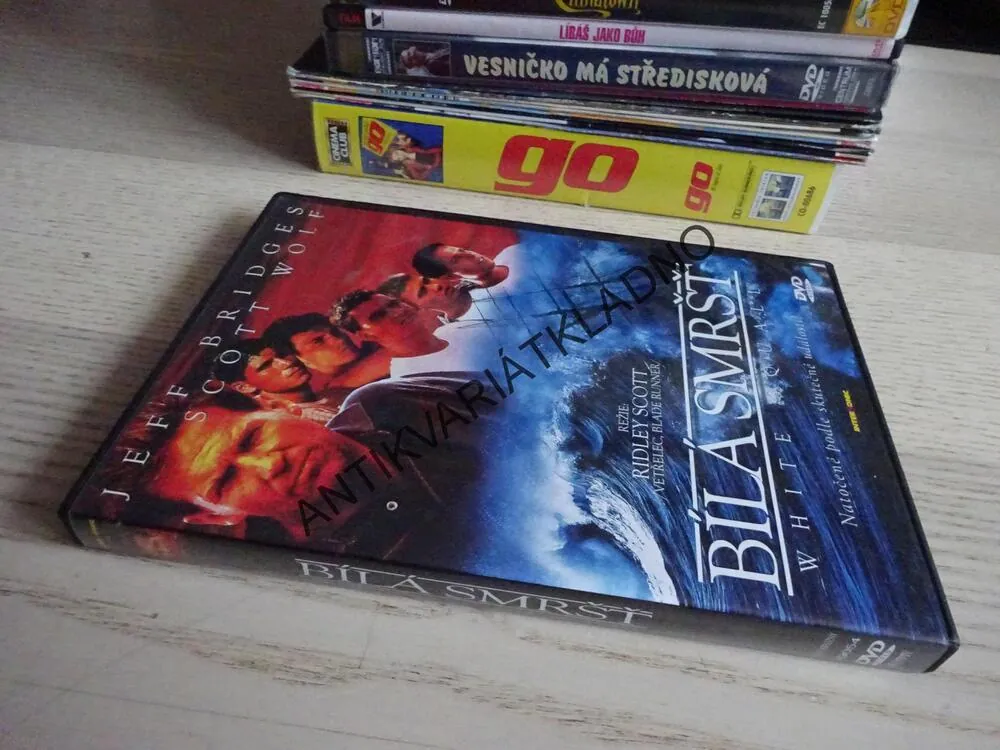 BÍLÁ SMRŠŤ, DVD FILM