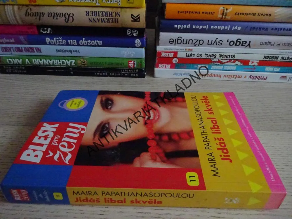 JIDÁŠ LÍBAL SKVĚLE, MAIRA PAPATHANASOPOULOU, **an