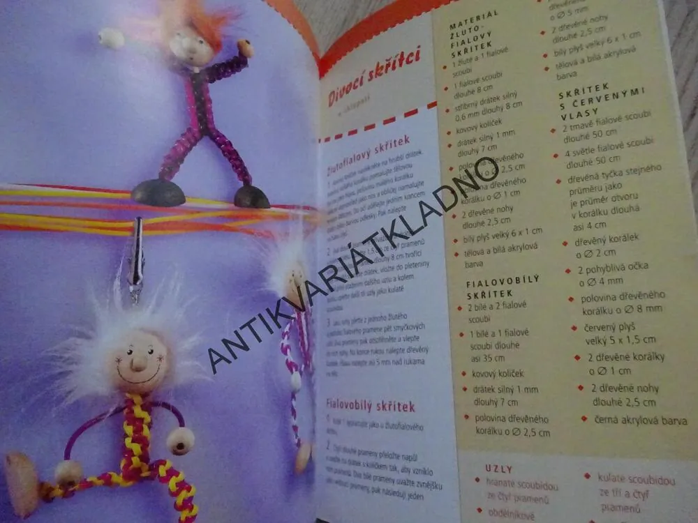 PŮSOBIVÉ SCOUBIDOU, S PŘESNÝMI NÁVODY, **an
