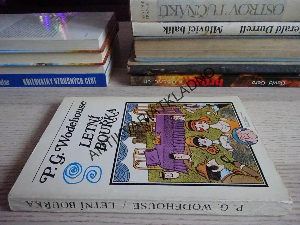 LETNÍ BOUŘKA, P. G. WODEHOUSE, **an
