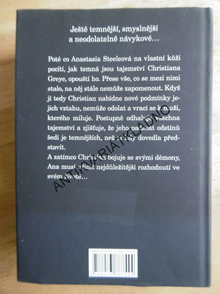 PADESÁT ODSTÍNŮ TEMNOTY, E.L. JAMES, (ŠEDI). **an