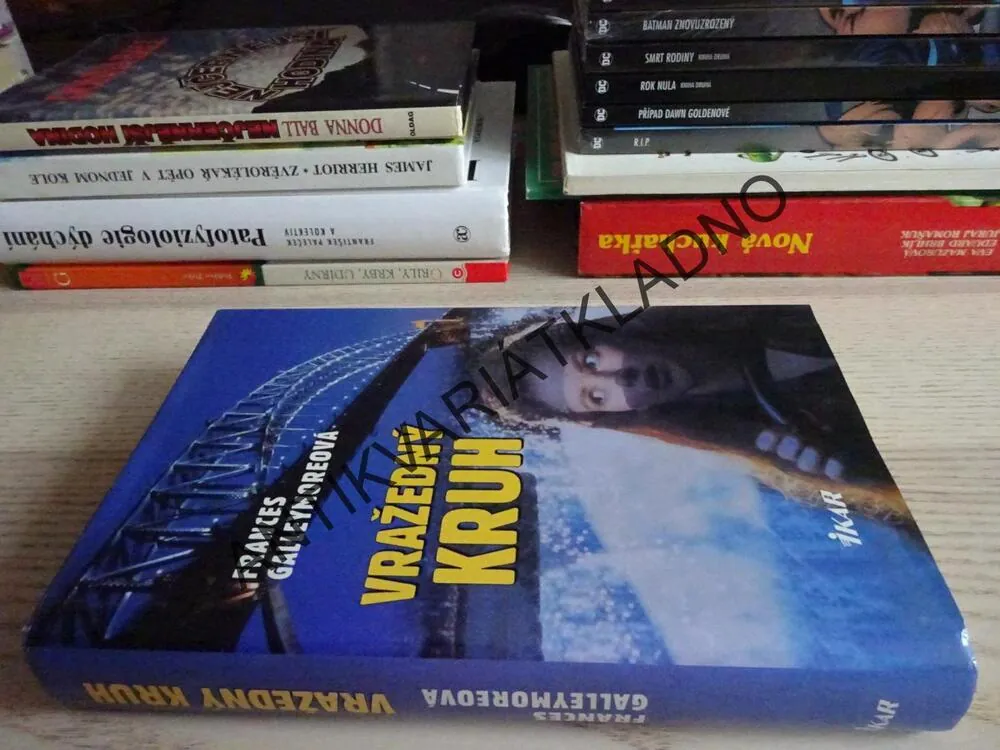 VRAŽEDNÝ KRUH, FRANCES GALLEYMOREOVÁ, **an