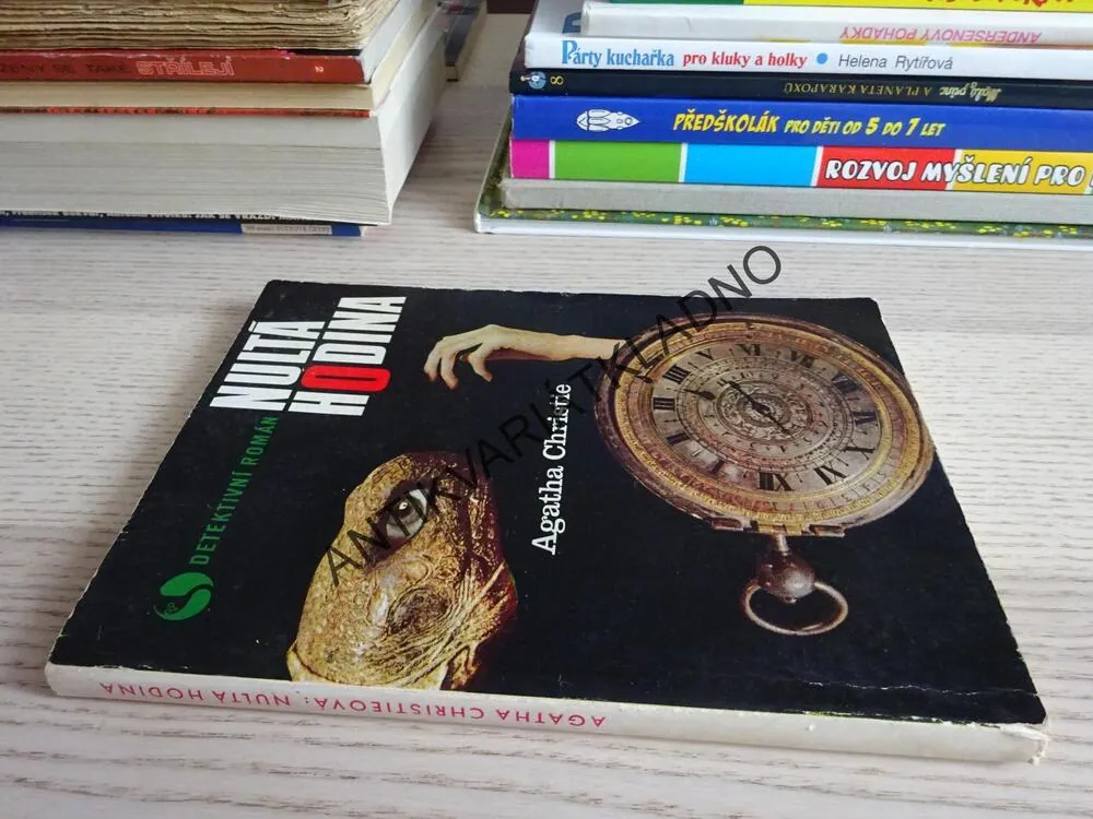 NULTÁ HODINA, AGATHA CHRISTIE, **an