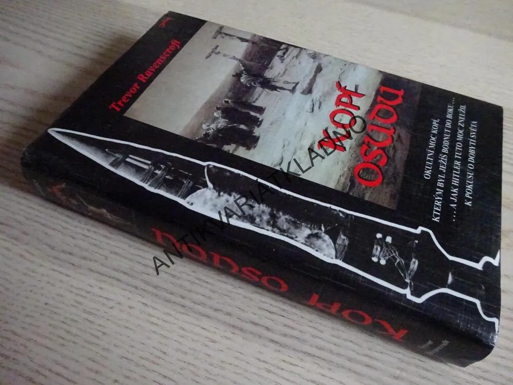 KOPÍ OSUDU, TREVOR RAVENSCROFT, **an