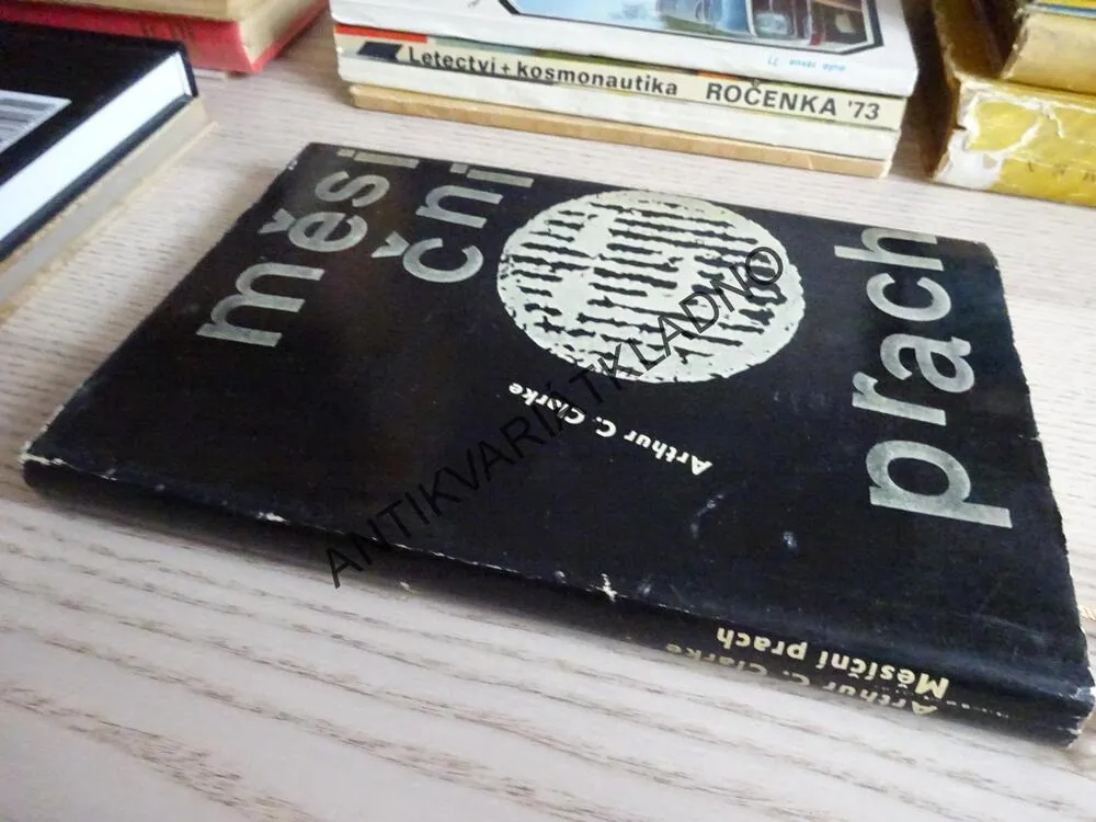MĚSÍČNÍ PRACH, ARTHUR C. CLARKE, **an
