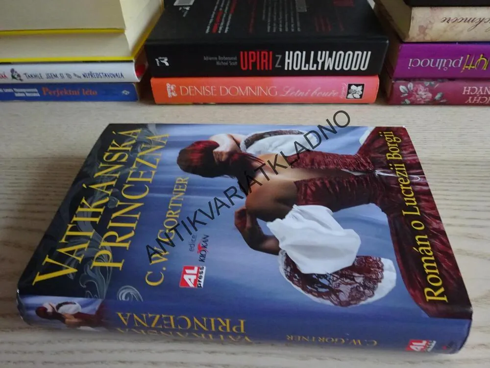 VATIKÁNSKÁ PRINCEZNA, CHRISTOPHER W. GORTNER, **an