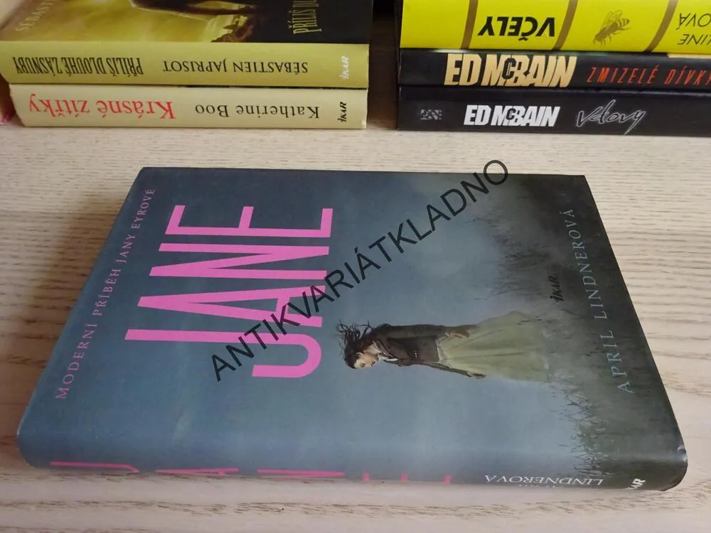 JANE, APRIL LINDNEROVÁ, **an