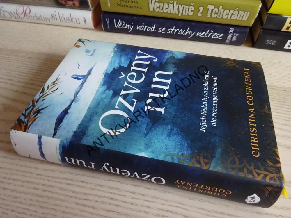 OZVĚNY RUN, CHRISTINA COURTENAY, **an