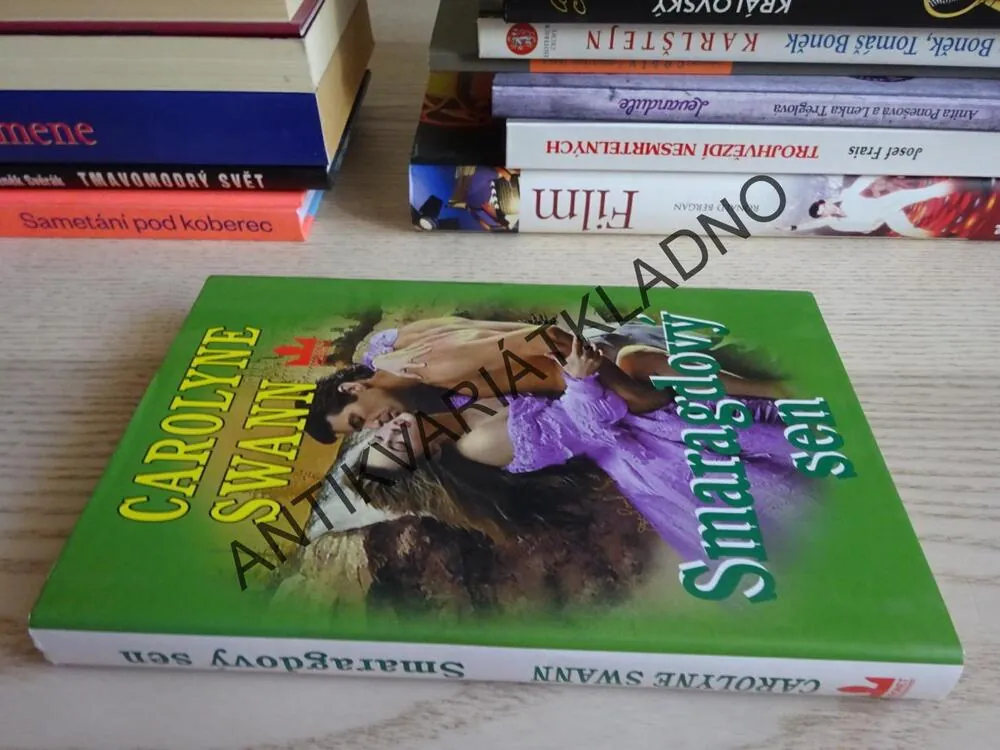 SMARAGDOVÝ SEN, CAROLYNE SWANN, **an