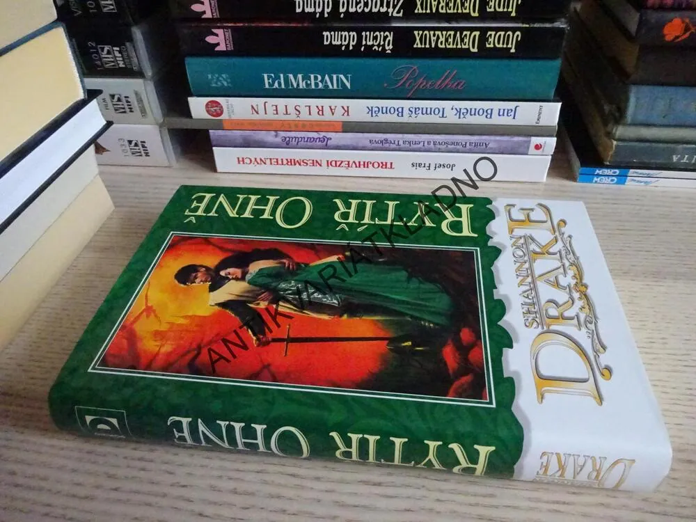 RYTÍŘ OHNĚ, SHANNON DRAKE, **an