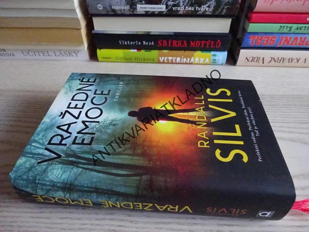 VRAŽEDNÉ EMOCE, RANDALL SILVIS, **an