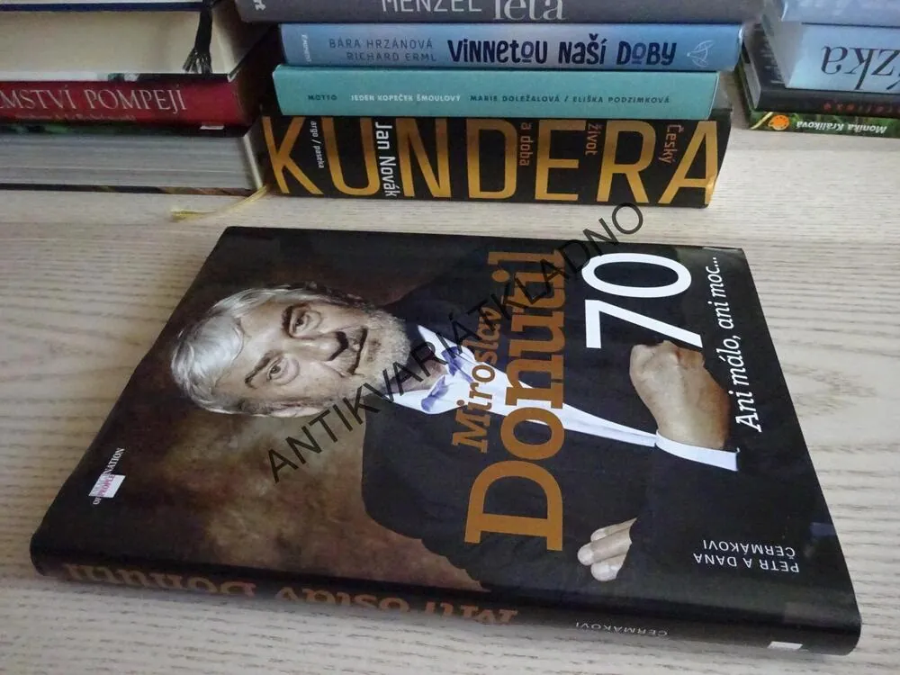 MIROSLAV DONUTIL 70, ANI MÁLO, ANI MOC..., PETR A DANA ČERMÁKOVI, **an